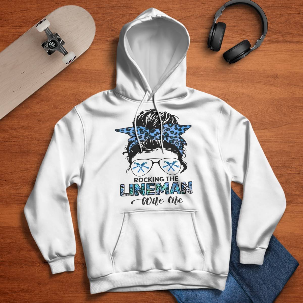 Rocking The Lineman Wife Life - Image 4